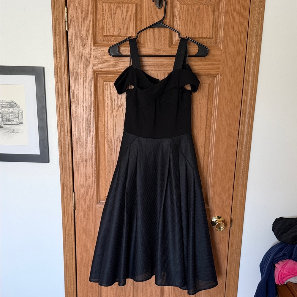 Elliatt Black Off-Shoulder Fit-and-Flare Midi Dress